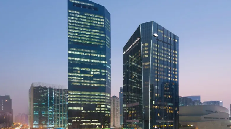 Mandarin Oriental Guangzhou luxury hotel exterior and elegant modern interior